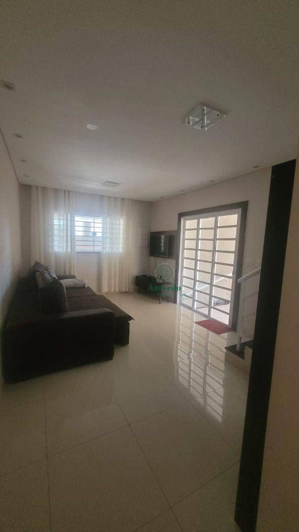 Sobrado à venda com 3 quartos, 200m² - Foto 1