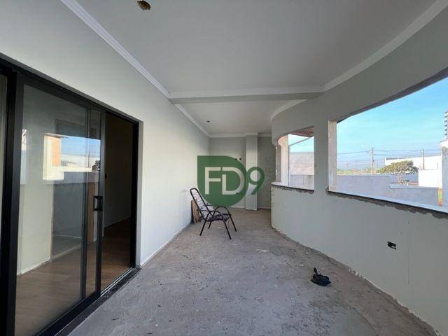 Casa à venda com 4 quartos, 300m² - Foto 25