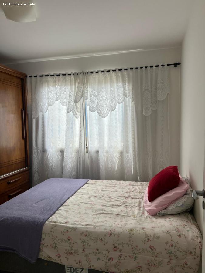 Apartamento à venda com 3 quartos, 75m² - Foto 7