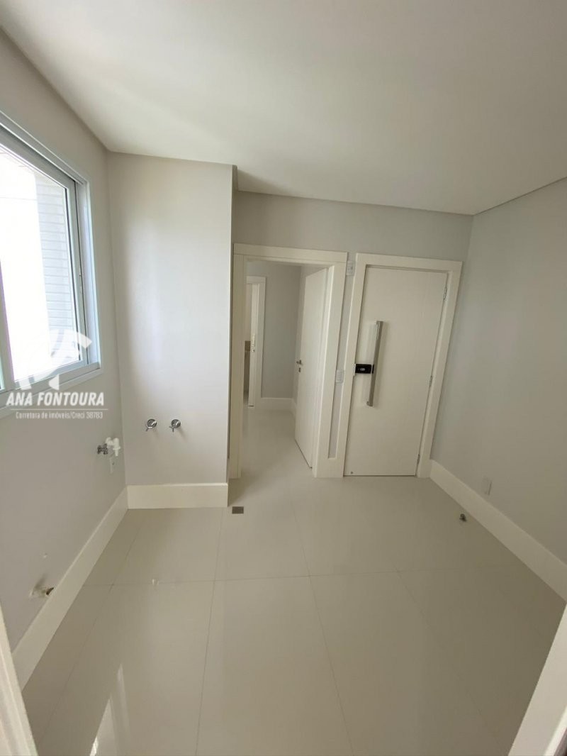 Apartamento à venda com 4 quartos, 237m² - Foto 7