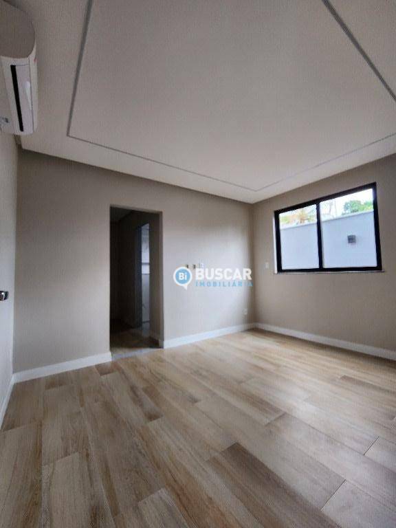 Casa de Condomínio à venda com 4 quartos, 302m² - Foto 5