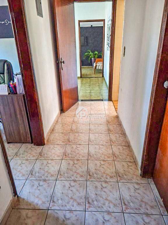 Casa à venda com 3 quartos, 190m² - Foto 9