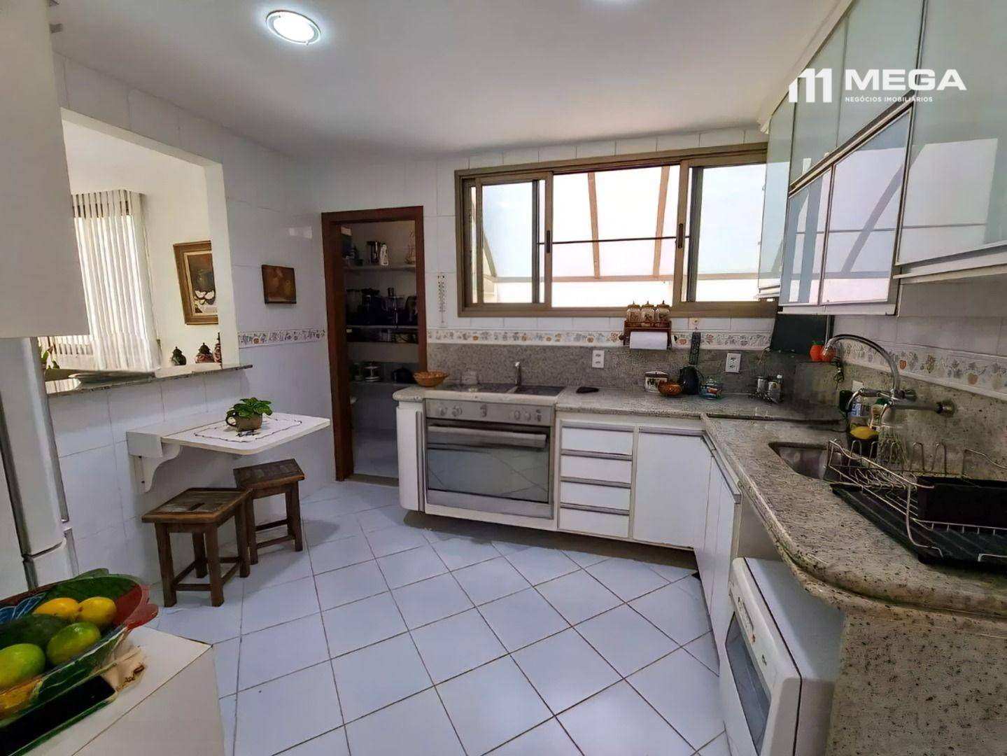 Casa à venda com 3 quartos, 337m² - Foto 10