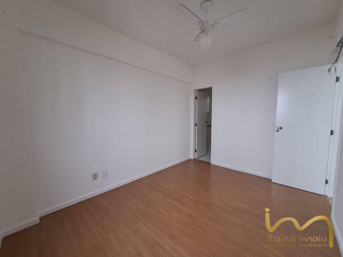 Apartamento à venda com 2 quartos, 70m² - Foto 10