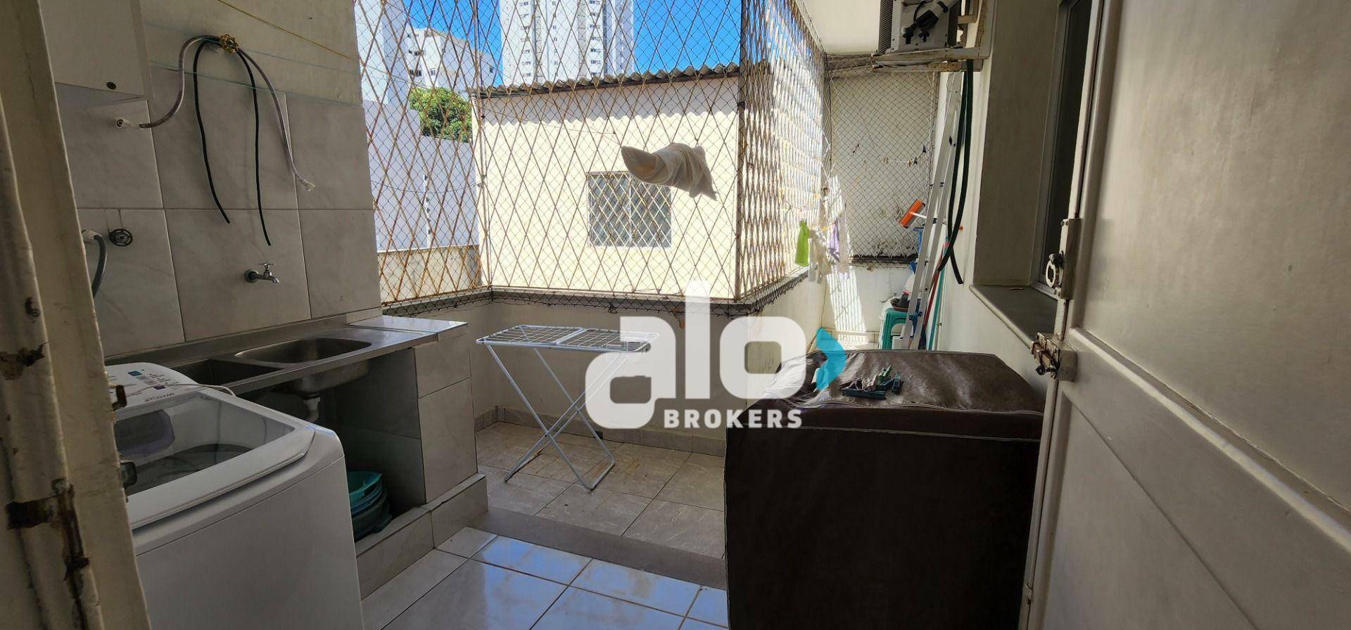 Casa à venda com 6 quartos, 276m² - Foto 17