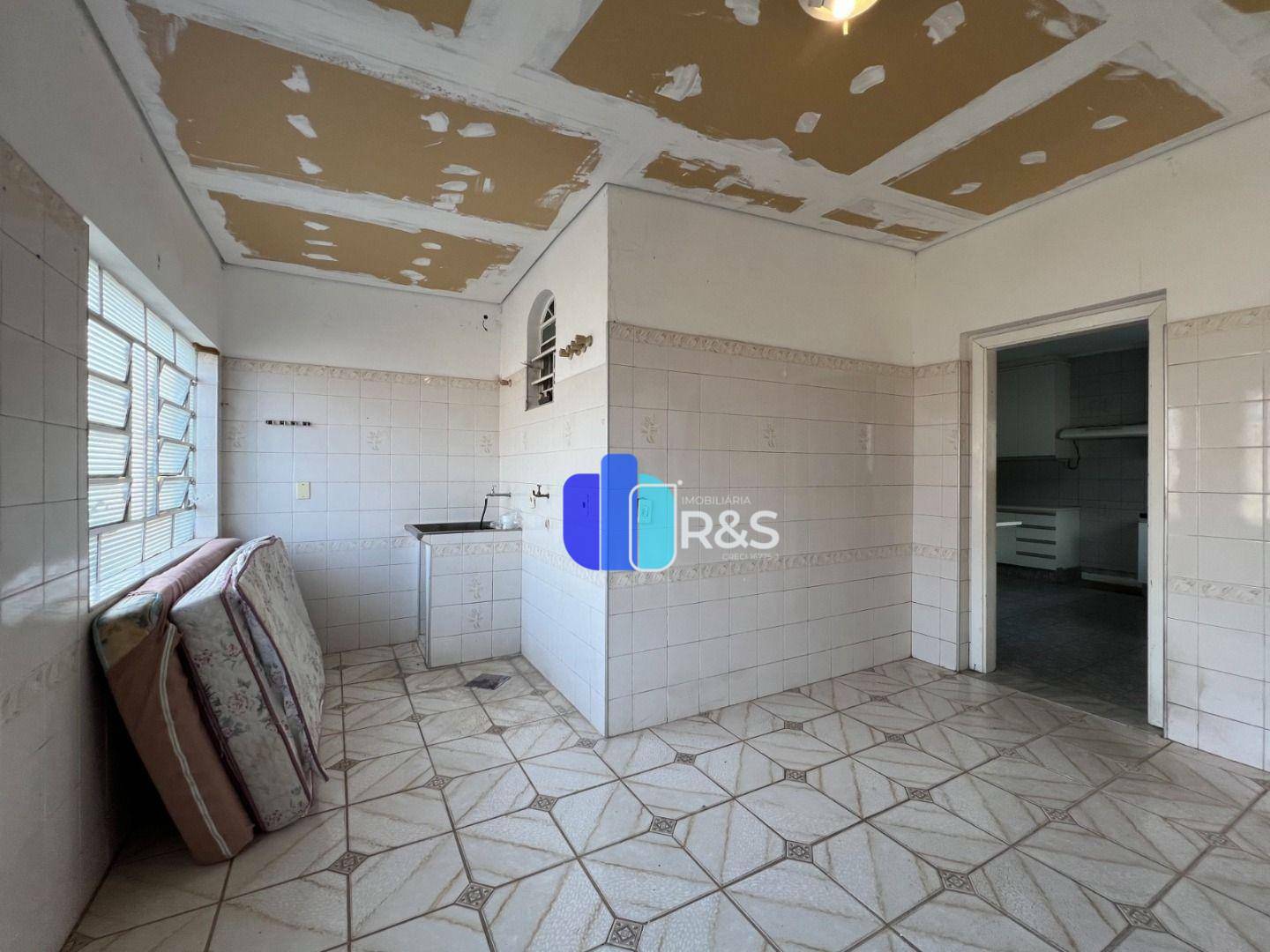 Casa à venda com 3 quartos, 640m² - Foto 34