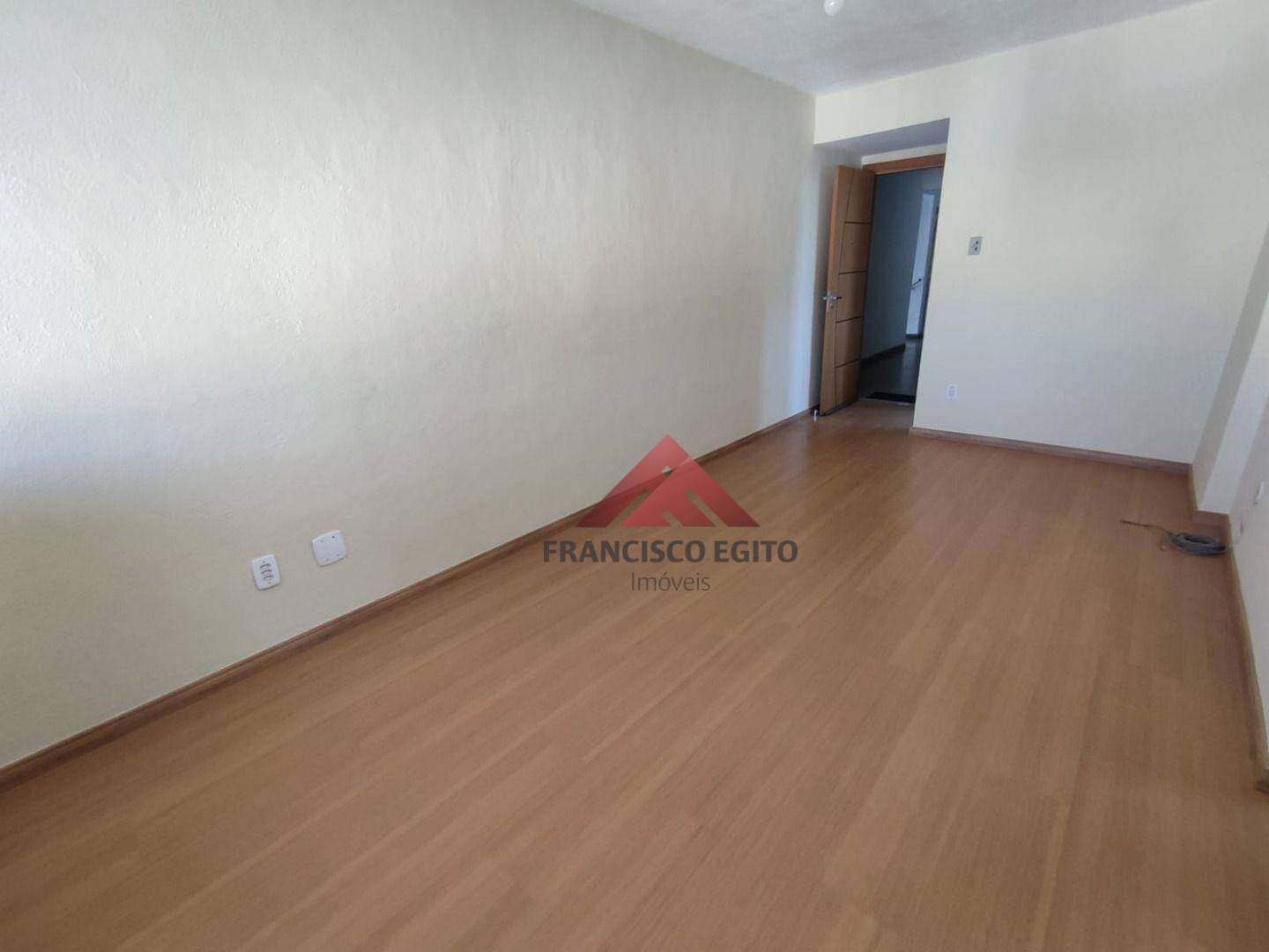 Apartamento à venda com 2 quartos, 78m² - Foto 3