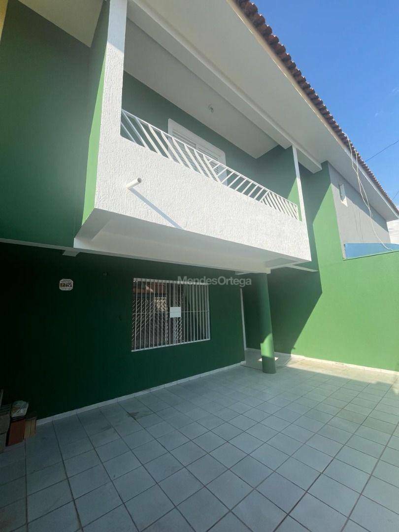 Casa para alugar com 2 quartos, 95m² - Foto 2