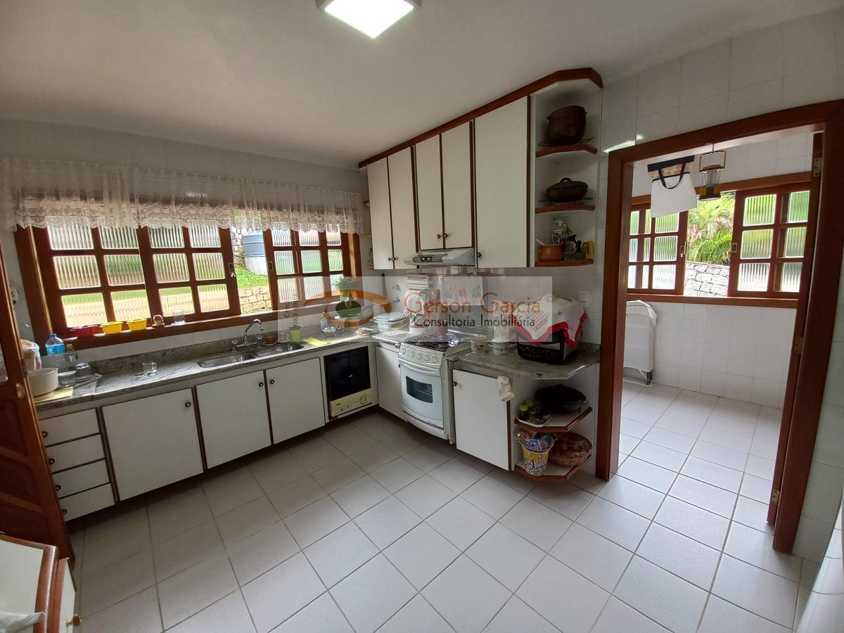 Casa à venda com 3 quartos, 450m² - Foto 4