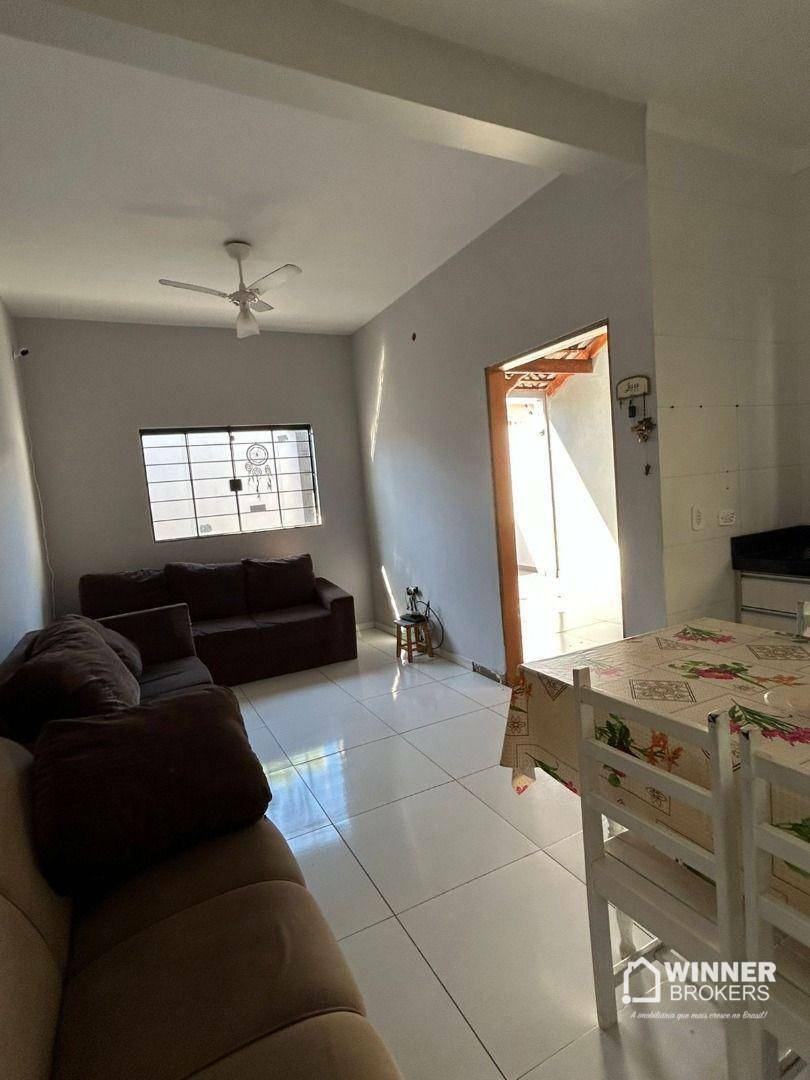 Casa à venda com 2 quartos, 70m² - Foto 4