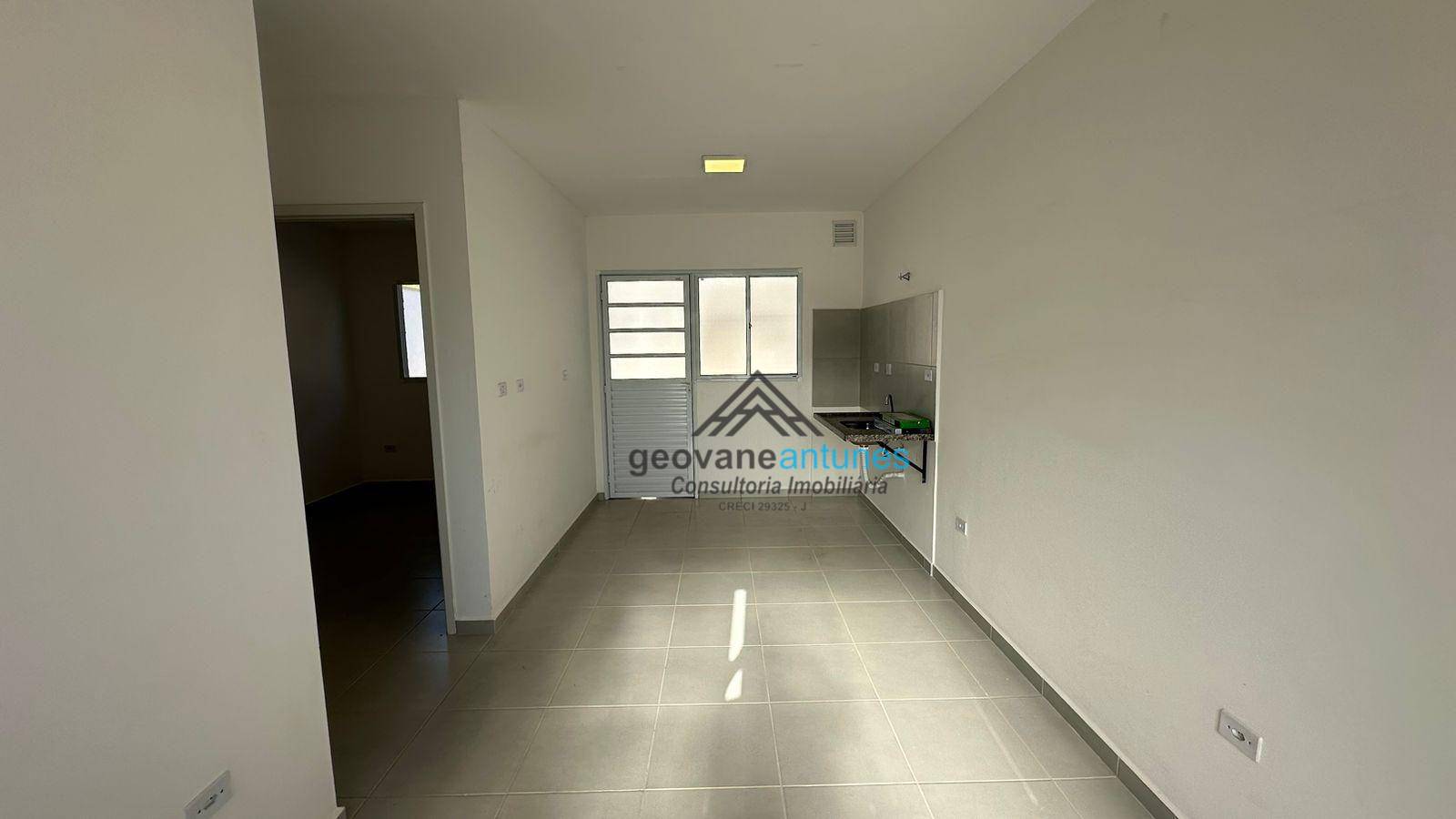 Casa à venda com 2 quartos, 42m² - Foto 2