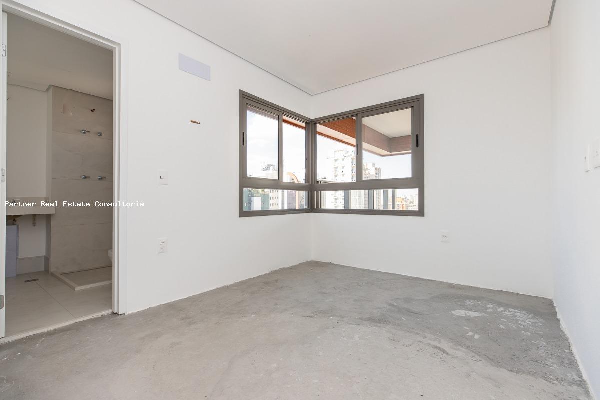 Apartamento à venda com 4 quartos, 232m² - Foto 11