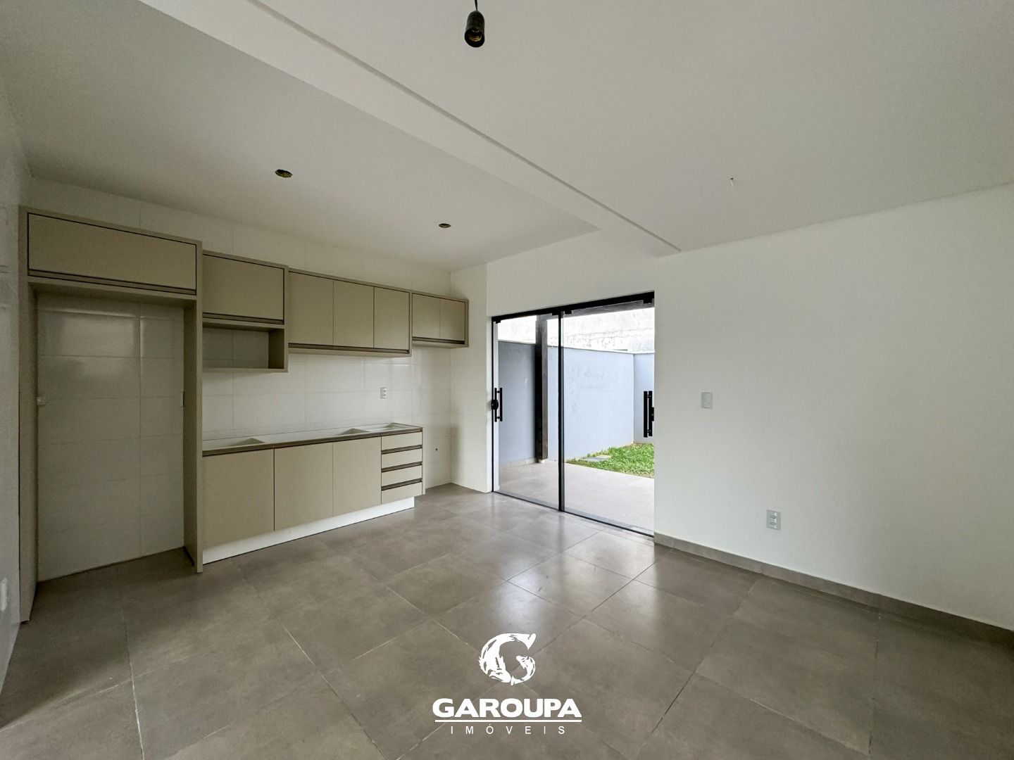 Casa à venda com 3 quartos, 110m² - Foto 4