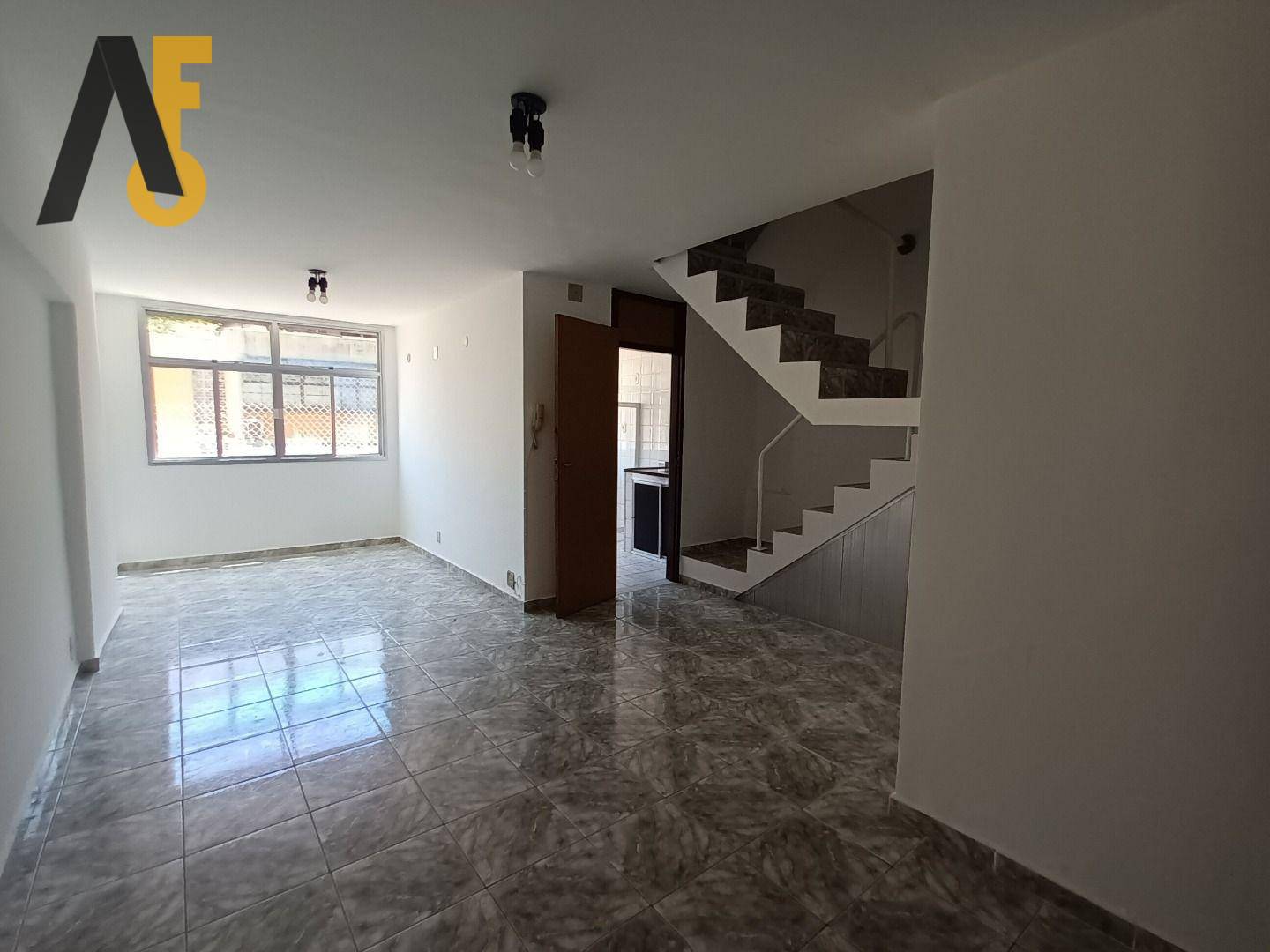 Apartamento à venda com 2 quartos, 56m² - Foto 2