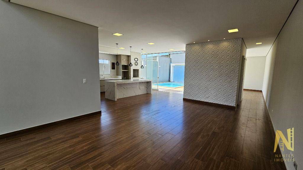 Casa de Condomínio à venda e aluguel com 3 quartos, 270m² - Foto 1