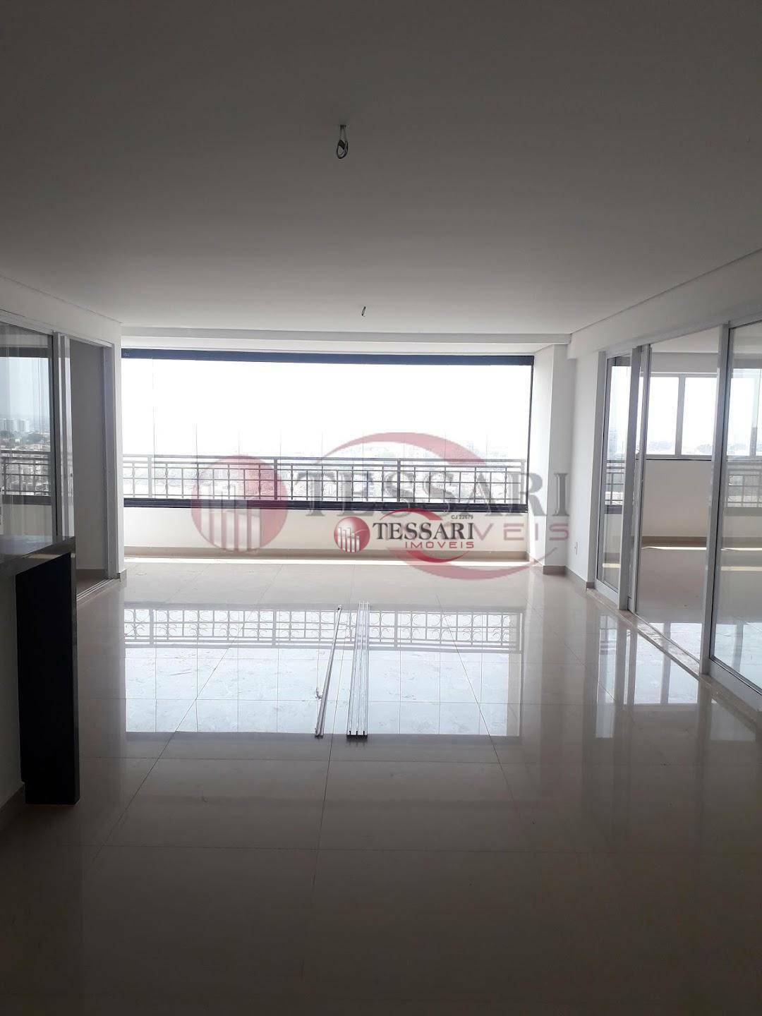 Apartamento à venda com 3 quartos, 260m² - Foto 1