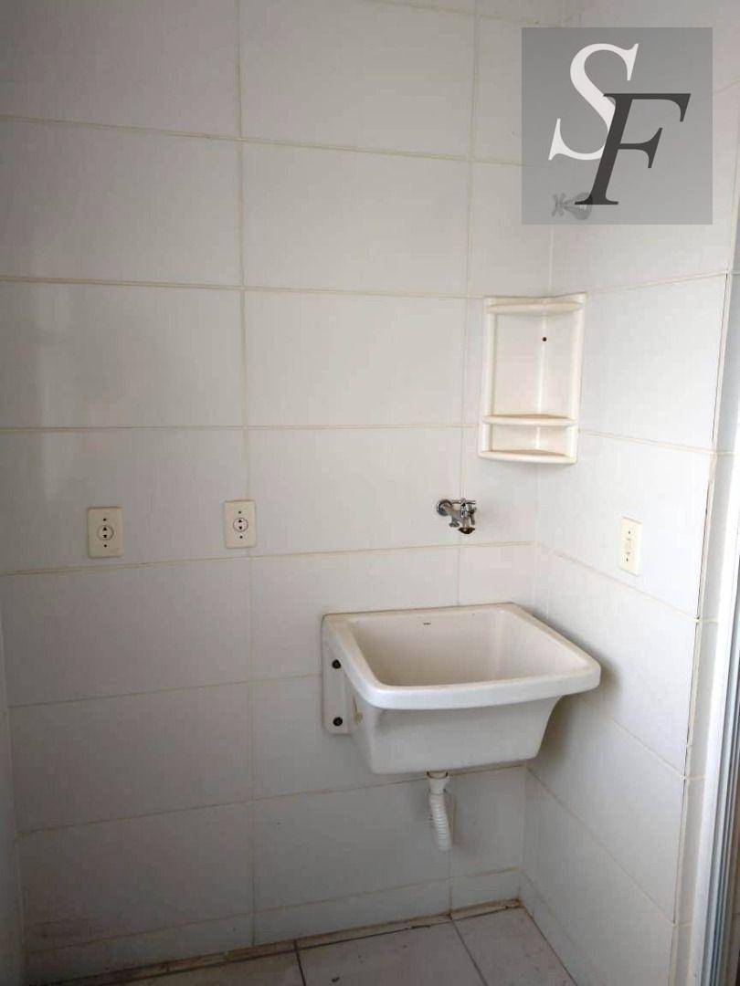 Apartamento para alugar com 2 quartos, 70m² - Foto 6