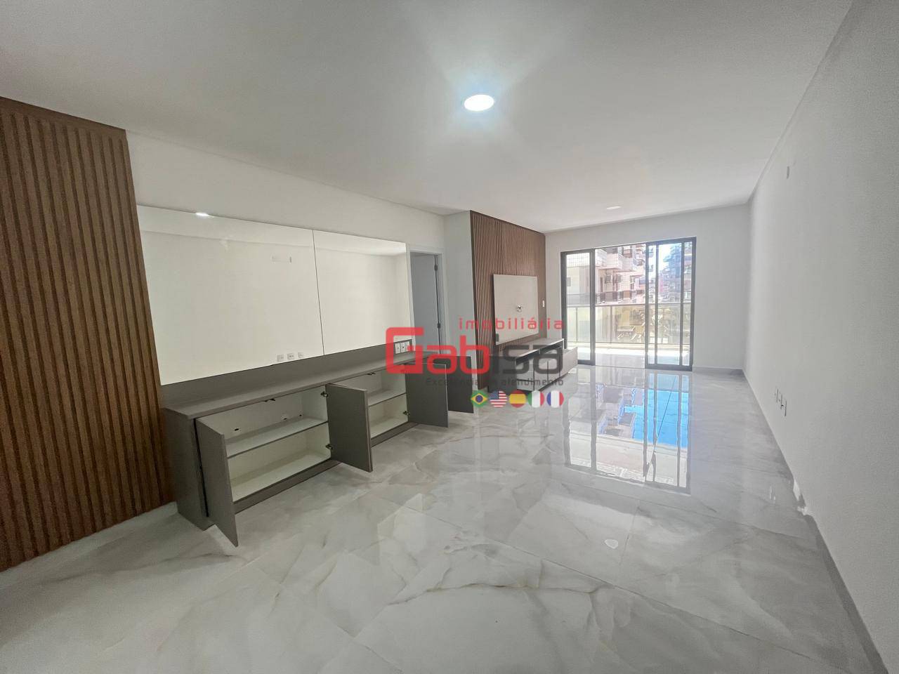 Apartamento para alugar com 4 quartos, 135m² - Foto 1