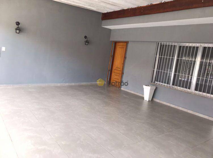 Casa à venda com 6 quartos, 260m² - Foto 4