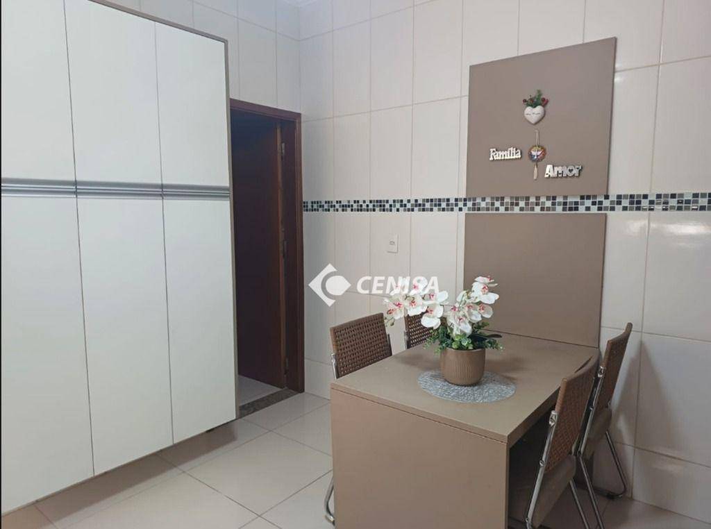 Casa à venda com 3 quartos, 110m² - Foto 9