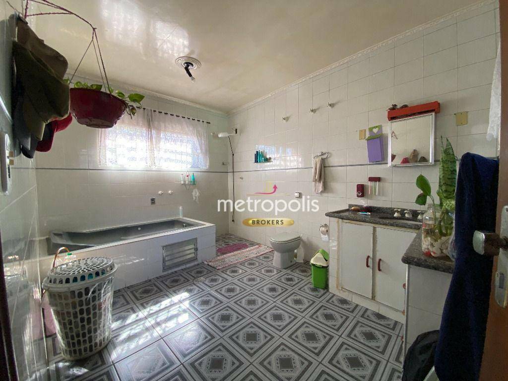 Sobrado à venda com 6 quartos, 270m² - Foto 43