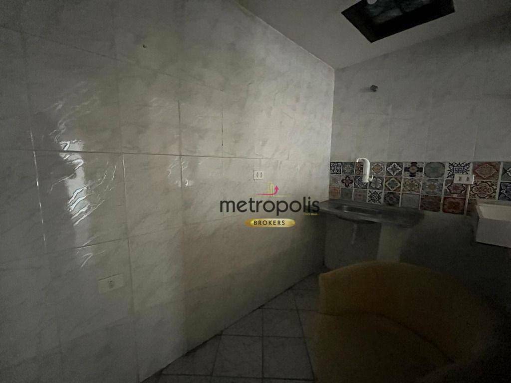 Casa para alugar com 1 quarto, 20m² - Foto 9