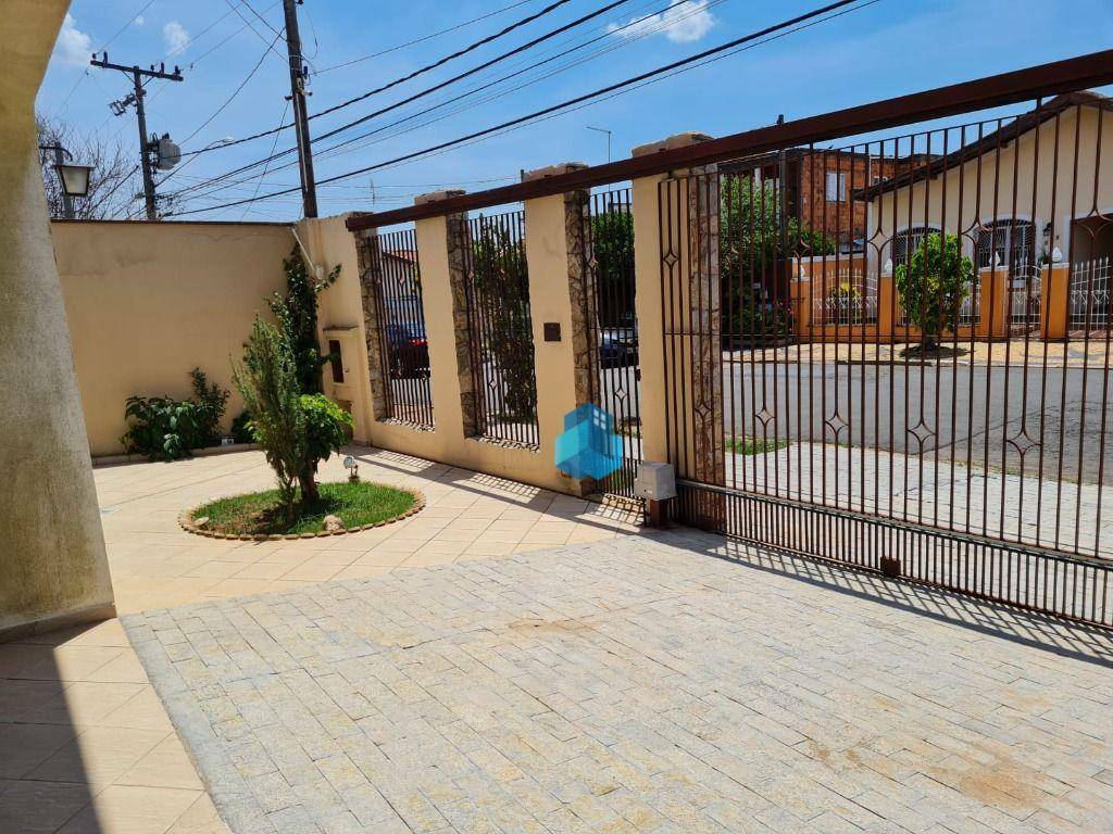 Casa à venda com 3 quartos, 250m² - Foto 19