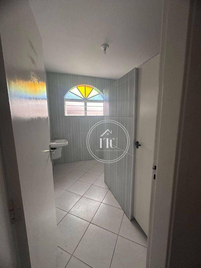 Casa para alugar com 6 quartos, 224m² - Foto 11