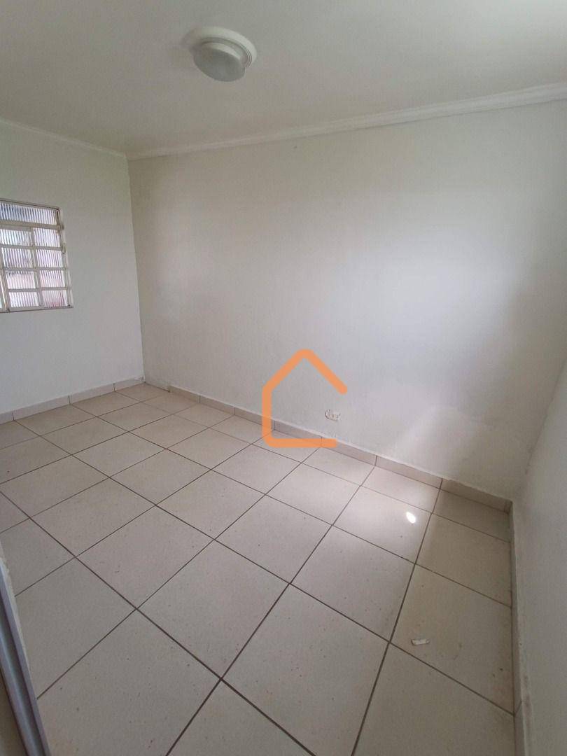 Casa à venda com 4 quartos, 120m² - Foto 2