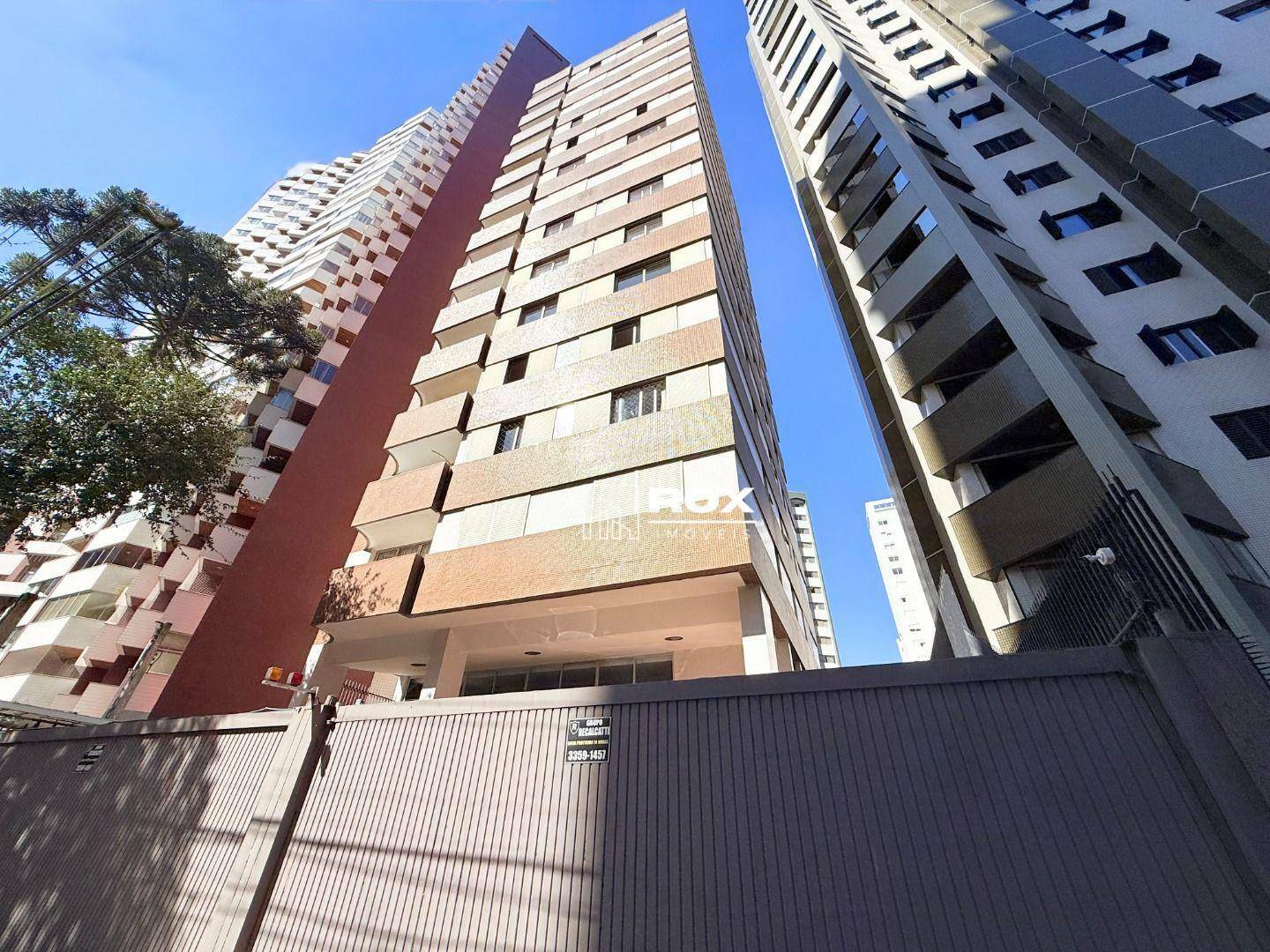 Apartamento para alugar com 3 quartos, 217m² - Foto 3