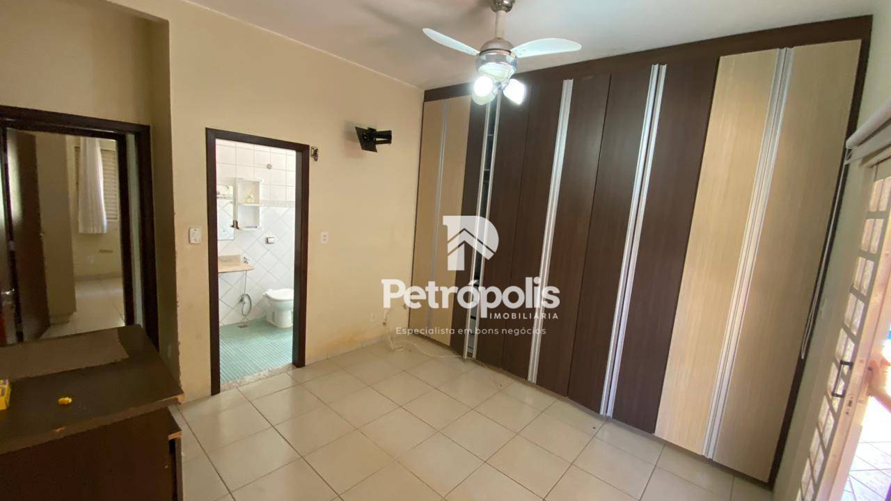 Casa à venda com 3 quartos, 207m² - Foto 14