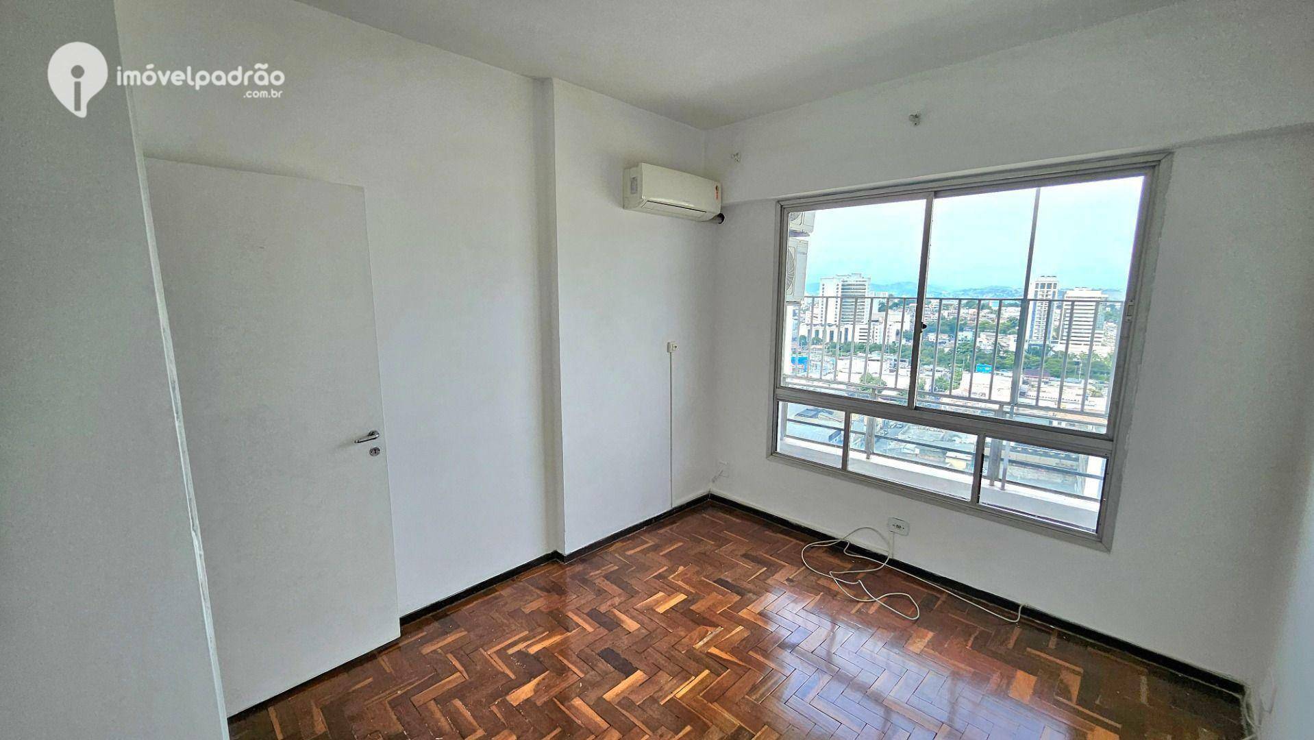 Apartamento para alugar com 3 quartos, 120m² - Foto 28