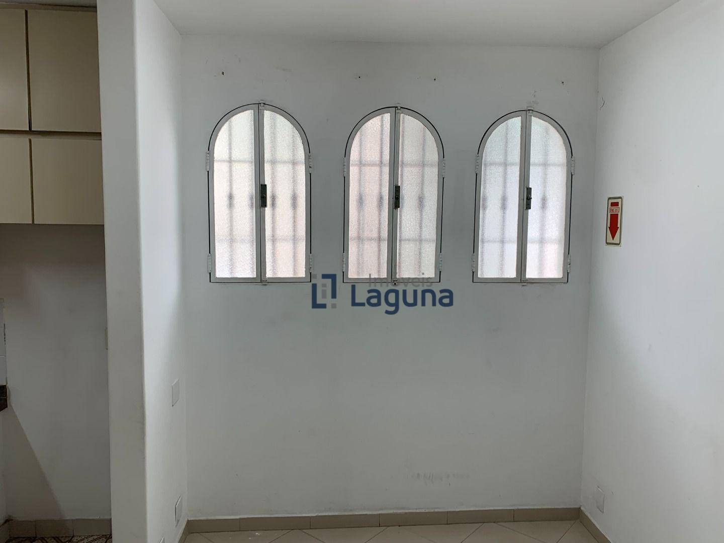 Casa para alugar com 3 quartos, 373m² - Foto 22