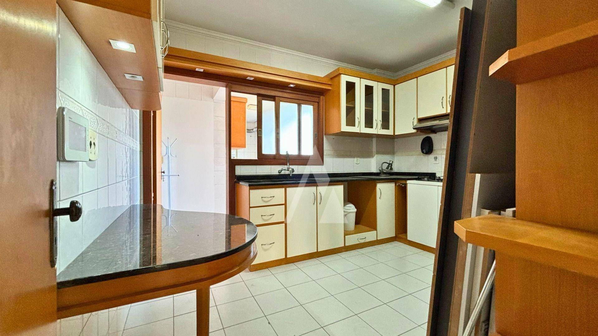 Apartamento à venda com 3 quartos, 139m² - Foto 7