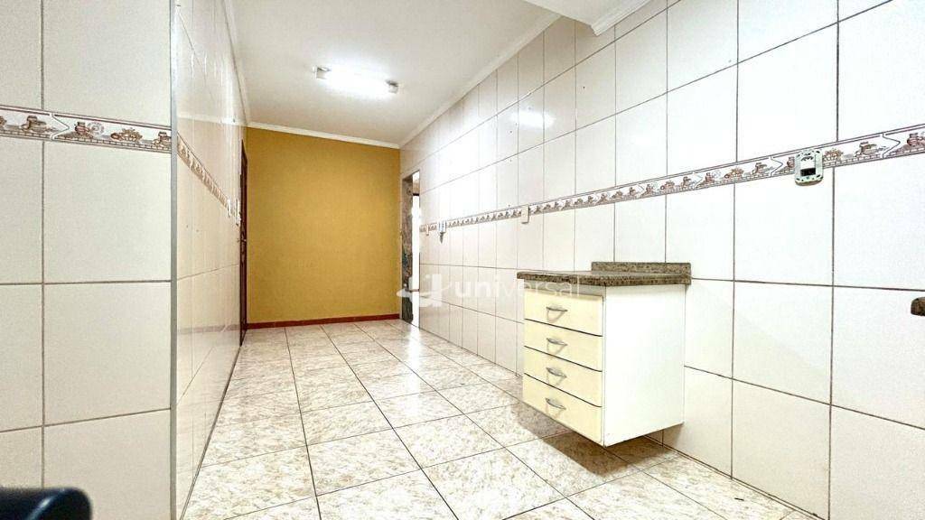 Apartamento para alugar com 3 quartos, 106m² - Foto 6