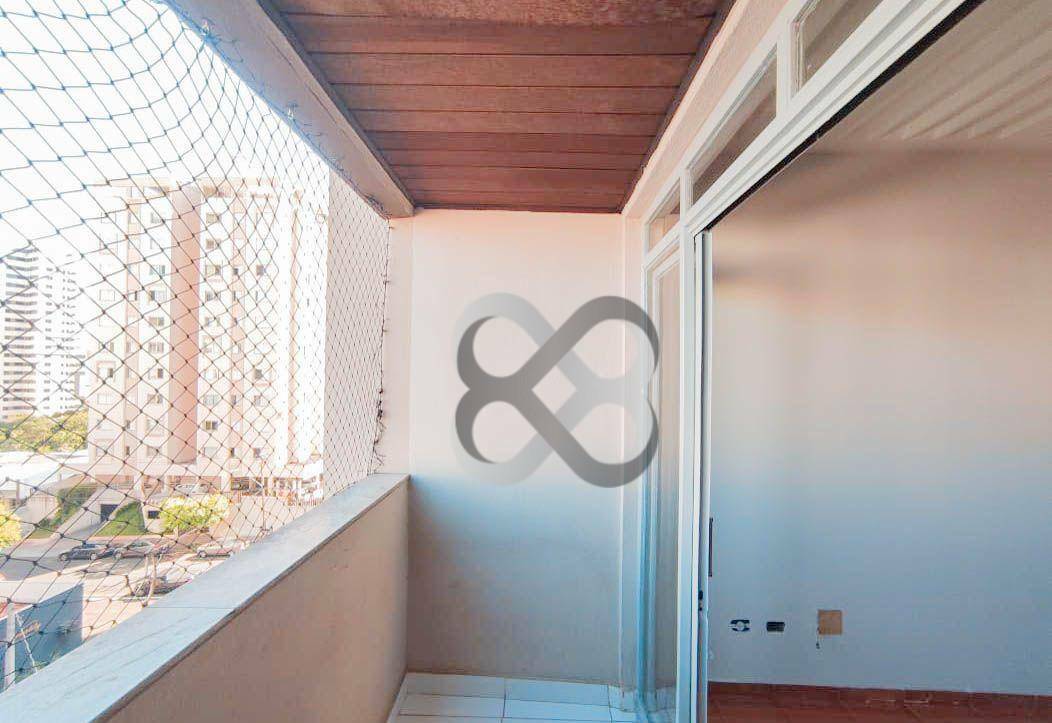 Apartamento à venda com 2 quartos, 66m² - Foto 4