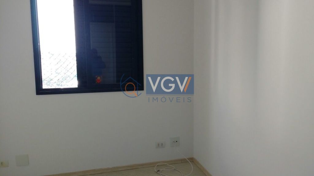 Apartamento para alugar com 2 quartos, 65m² - Foto 12