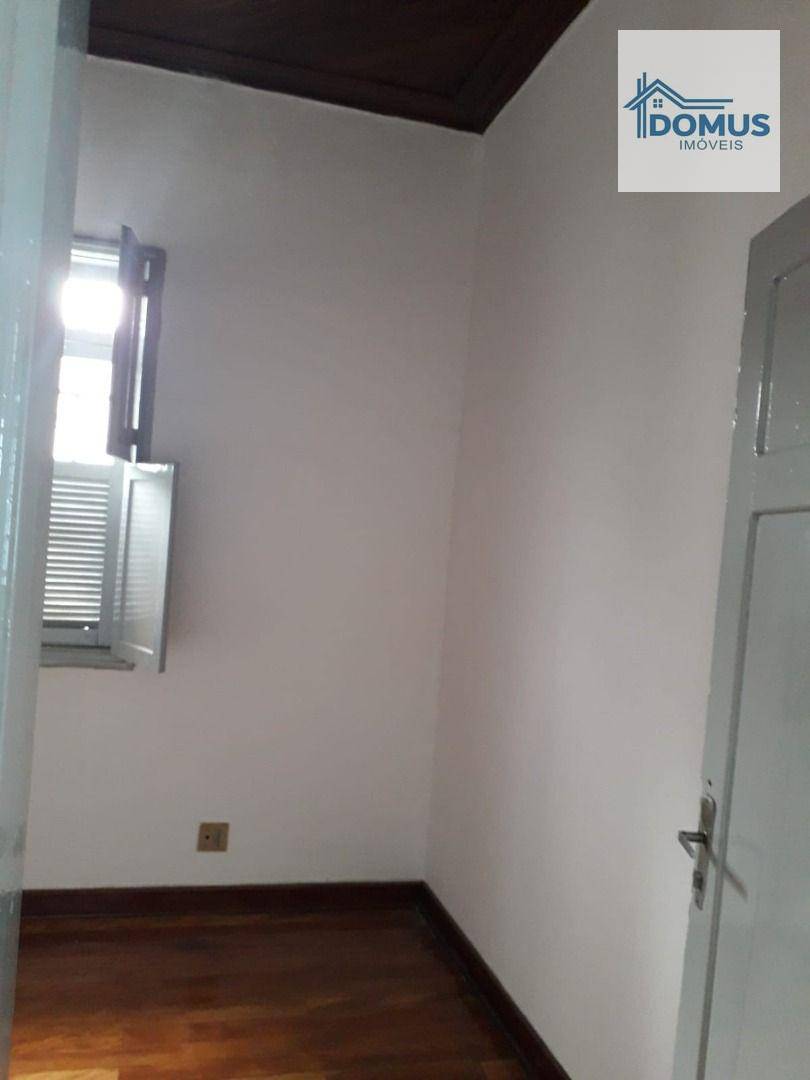 Casa para alugar com 4 quartos, 226m² - Foto 19