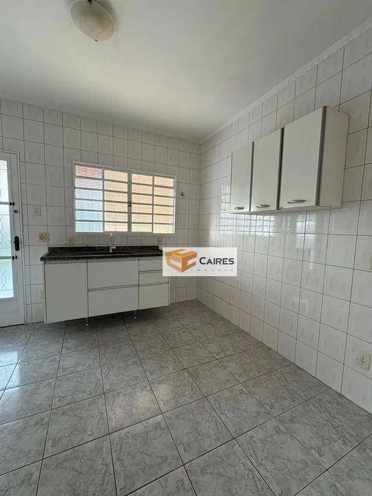 Casa para alugar com 3 quartos, 168m² - Foto 8