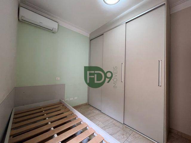 Casa à venda com 3 quartos, 220m² - Foto 14