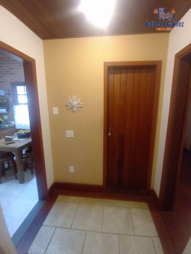 Casa de Condomínio à venda com 3 quartos, 331m² - Foto 13