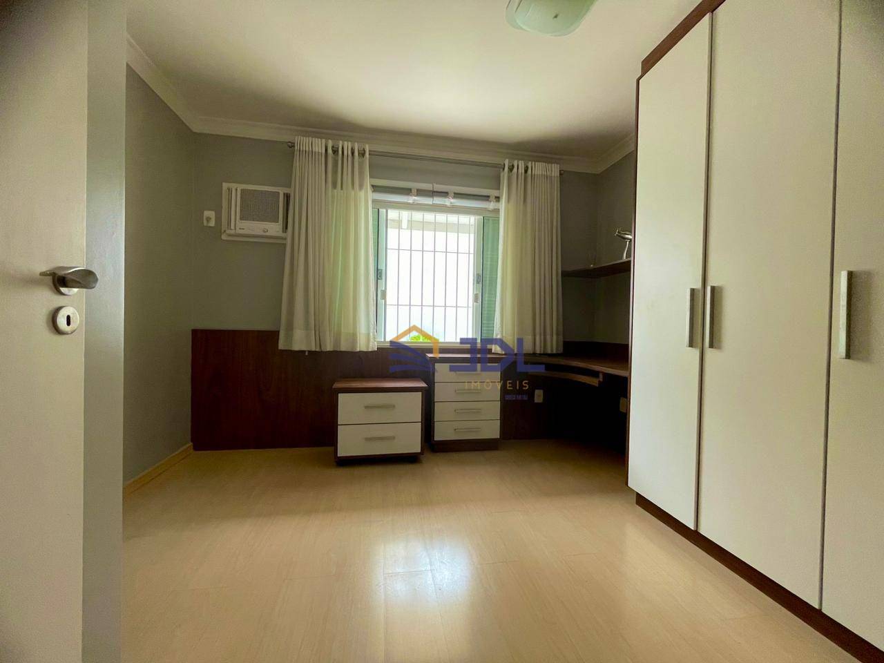 Casa à venda com 4 quartos, 312m² - Foto 12