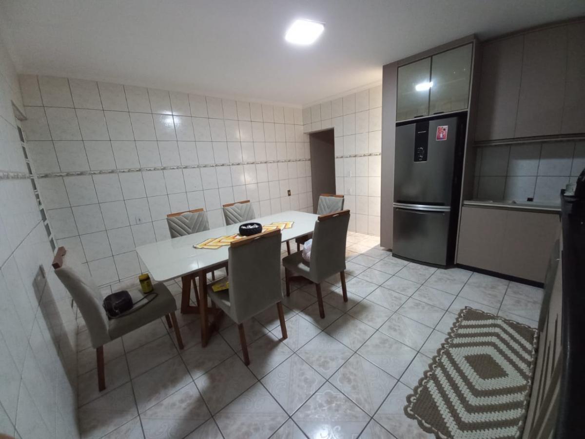 Casa à venda com 2 quartos, 265m² - Foto 12