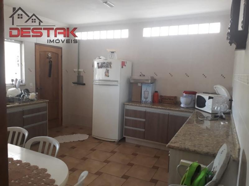 Casa à venda com 3 quartos, 200m² - Foto 10