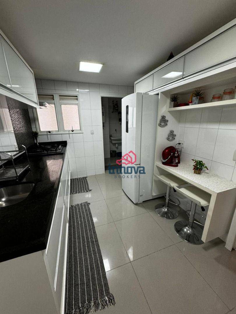 Apartamento à venda com 3 quartos, 134m² - Foto 6