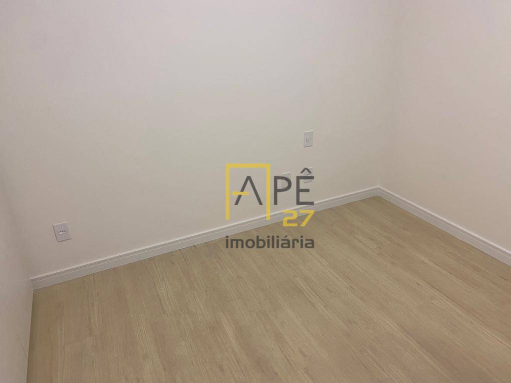 Apartamento para alugar com 3 quartos, 165m² - Foto 18