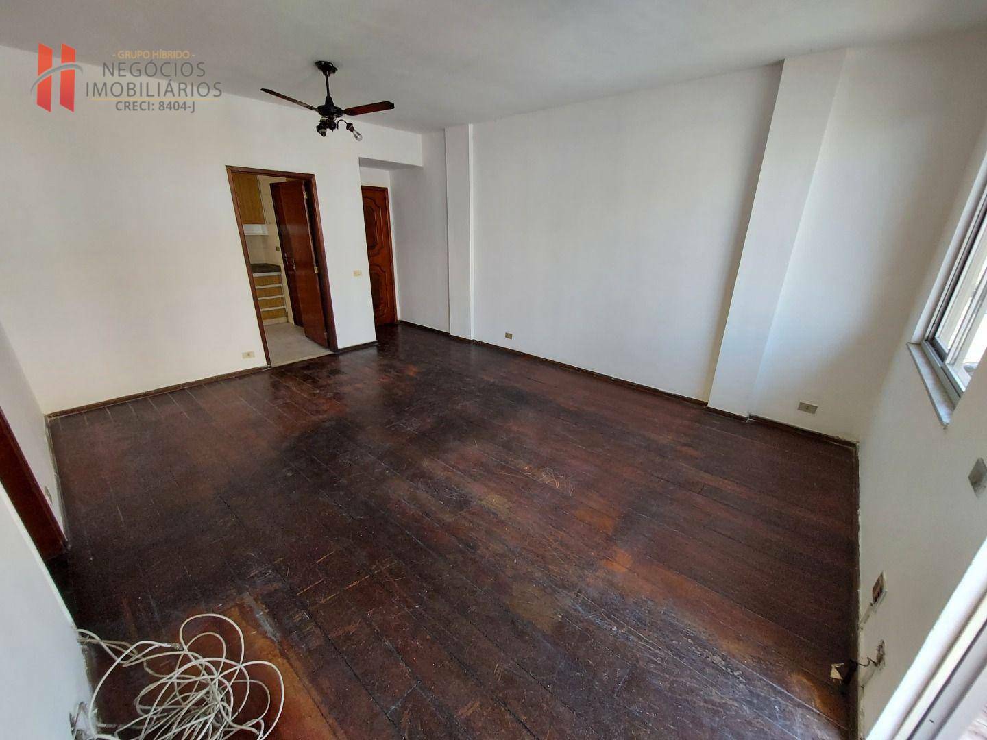 Apartamento à venda com 3 quartos, 120m² - Foto 2