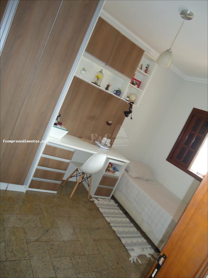 Casa à venda com 3 quartos, 300m² - Foto 8