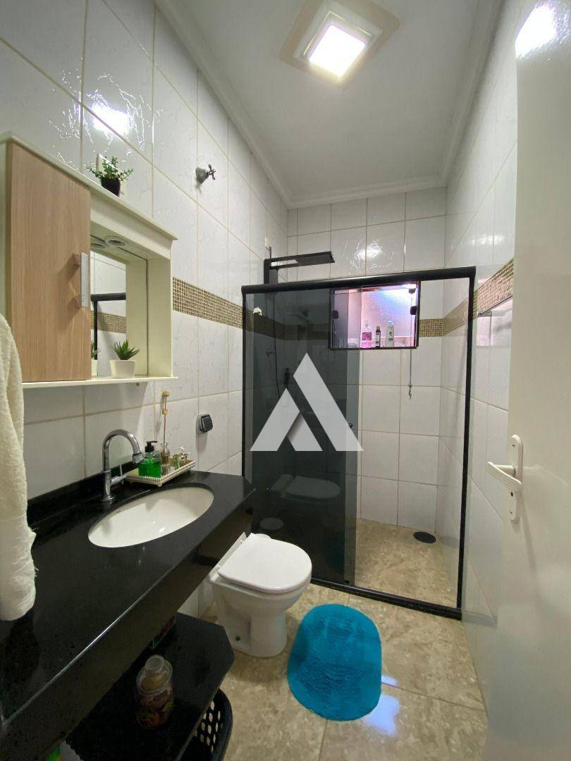 Casa à venda com 4 quartos, 210m² - Foto 18