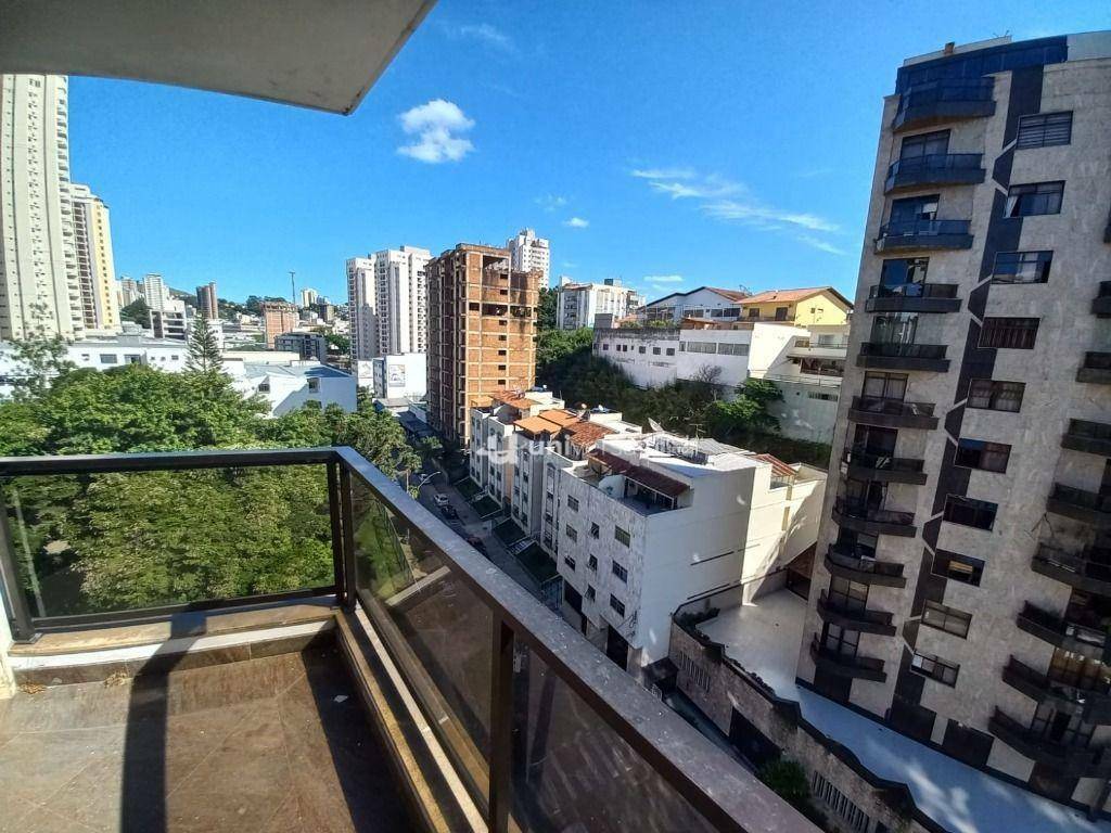 Apartamento à venda com 4 quartos, 220m² - Foto 8